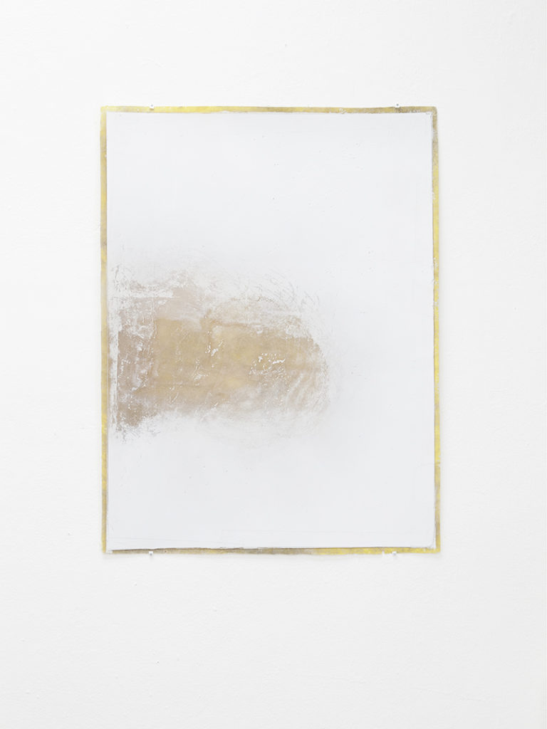 Elías Toro | Materia traslúcida | 2017 | Fibra de vidrio, pintura acrílica automotriz  y gasa encapsulada | 76 x 58,5 cm