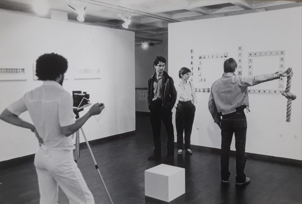 Pedro Terán. Polaroid performance. Galería Arnolfini, Bristol, 1979