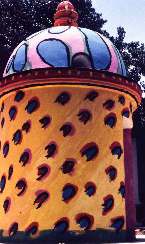 Carlos Zerpa, Zaranda, 1986. Intervención del baptisterio del Museo de Arte De Barquisimeto, antiguo Hospital de La Caridad, Estado Lara. Fotografía del archivo personal del artista.