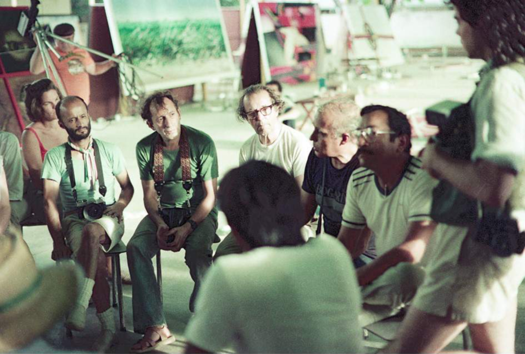 artistas del museo vial renovable "rafael bogarín" reunidos en el taller de trabajo (club de los leones, el tigre, estado anzoátegui, venezuela)
